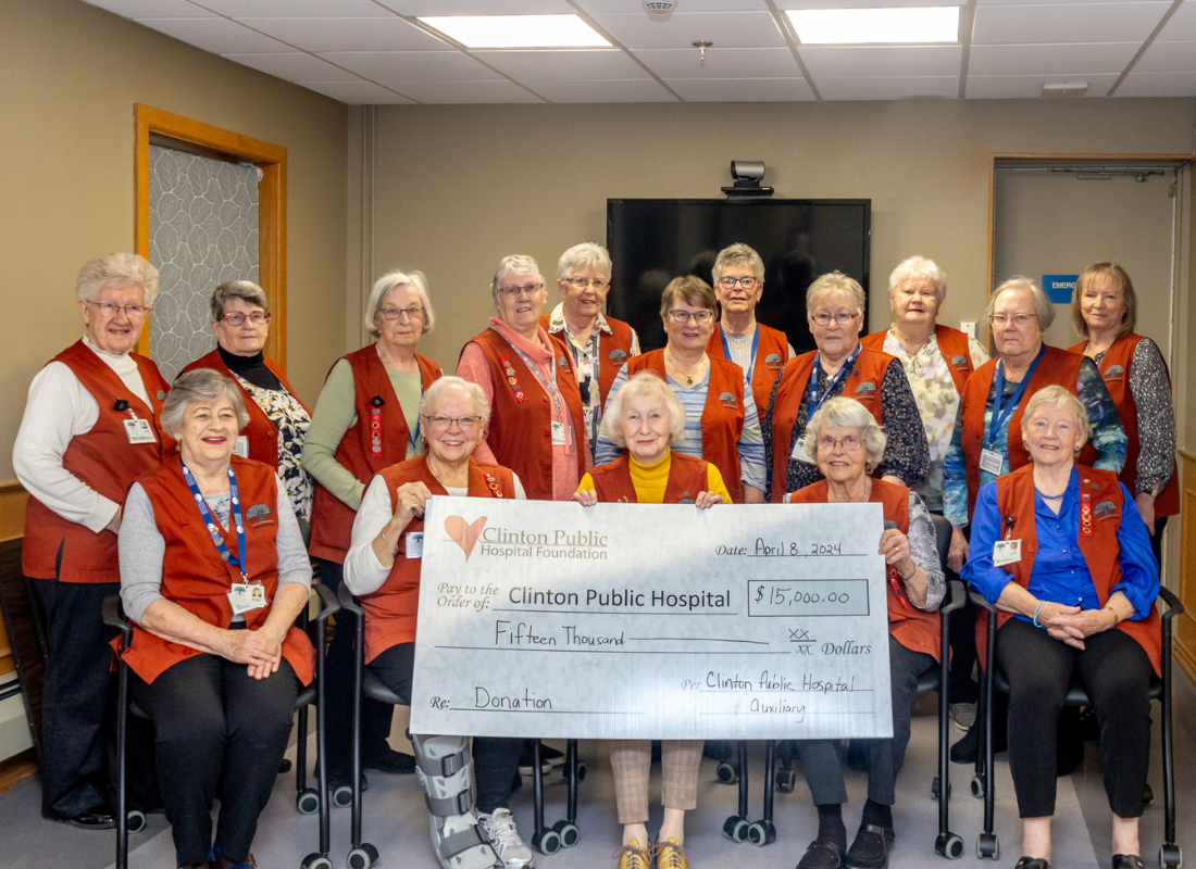 Auxiliary Cheque Presentation to CPH Foundation